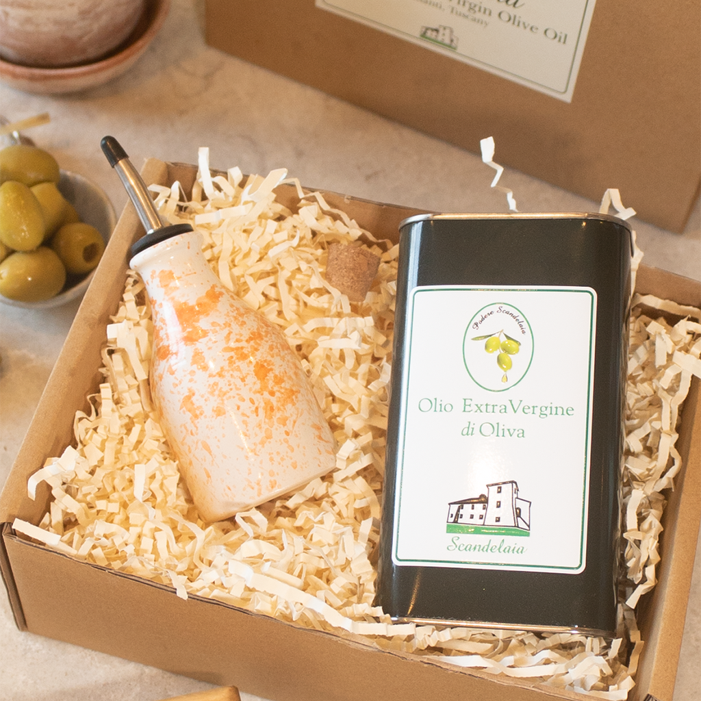 Gift Box with Small Ceramic Bottle, 1 Litre of Olive Oil & Pourer